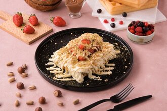 Beyaz Çikolatalı Muzlu Çilekli Jumbo Waffle görseli