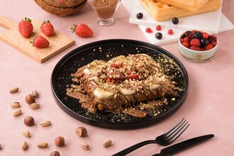 Sütlü Çikolatalı Muzlu Çilekli Jumbo Waffle görseli