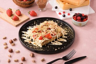 Beyaz Çikolatalı Çilekli Jumbo Waffle görseli