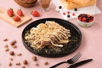 Sütlü Beyaz Çikolatalı Muzlu Jumbo Waffle görseli