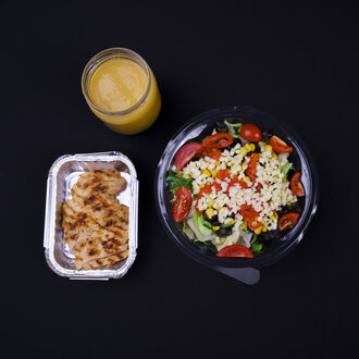 Menü 2 (Izgara Tavuklu Salata) görseli