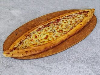 Kıymalı Kaşar Peynirli Pide görseli