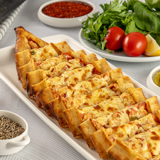 Tavuklu Kaşarlı Pide görseli