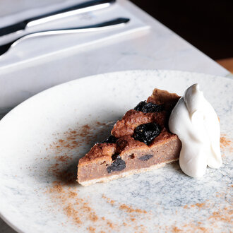 Karabuğdaylı Erikli Tart görseli