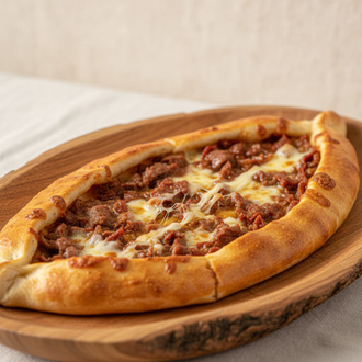 Kavurmalı Kaşarlı Pide görseli