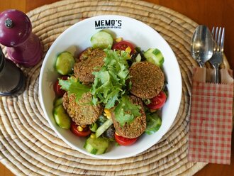 Falafel Salata görseli