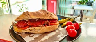 Piskopat Acılı Sandiviç görseli