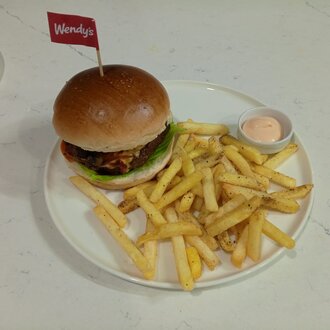 Barbekü Soslu Burger-m görseli