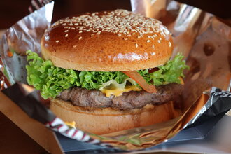 Trüf Mantarlı Soğanlı Burger-m görseli