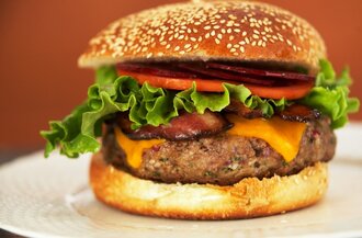Çıtır Pastırmalı Burger-m görseli
