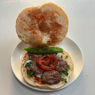 Ekmek Arası Anne Köftesi görseli
