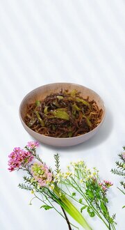 Sebzeli Erişte Üstü İnce Kıyım Biberli Dana Eti görseli