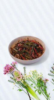 Sebzeli Erişte Üstü Kuşkonmazlı Dana Eti görseli