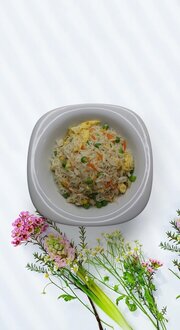 Yumurtalı Sebzeli Pilav görseli