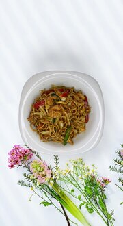 Singapur Sebzeli Erişte görseli