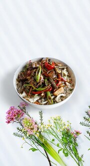 Tavuklu Pilav Üstü Spesiyal Acılı Çin Fasulyesi görseli