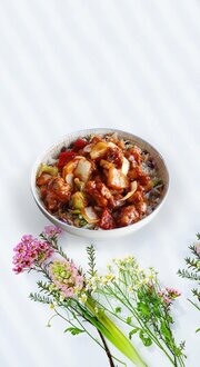 Sebzeli Pilav Üstü Tatlı Ekşi Soslu Tavuk görseli