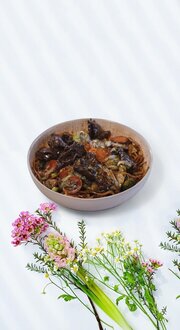 Sebzeli Erişte Üstü İstiridye Soslu Dana Eti görseli