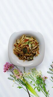 Sebzeli Erişte görseli