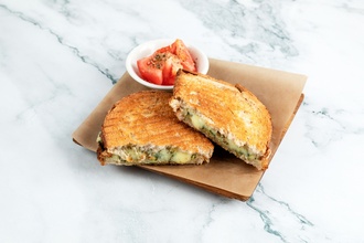 Çift Kaşarlı Klasik Tost görseli