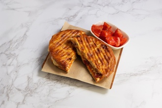 Sucuklu & Kaşarlı Bazlama Tost görseli