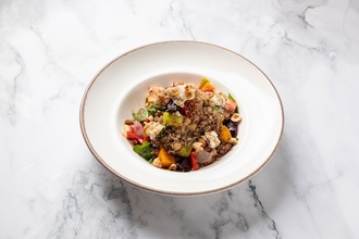 Kinoalı Sebze Salatası görseli