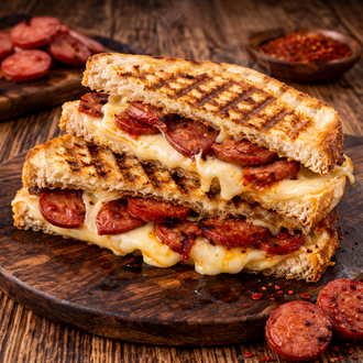 Sucuklu Kaşarlı Karışık Tost görseli