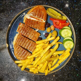 Kavurmalı Tost görseli