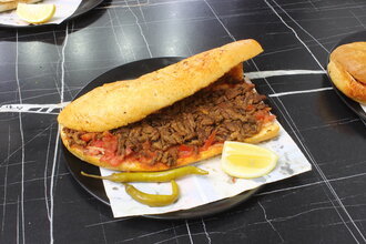 Büyük (Large) Somun Ekmek Arası Et Tantuni görseli