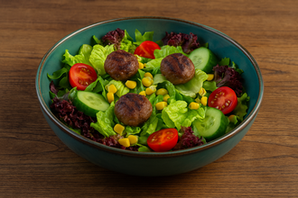 Izgara Köfteli Salata görseli