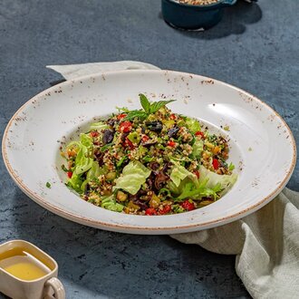 Kinoa Salatası görseli