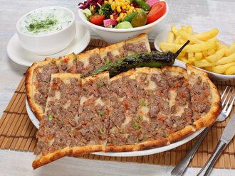 Kuşbaşılı Pide görseli