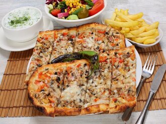 Mantarlı Pide görseli