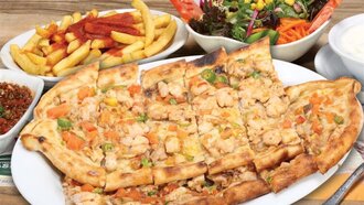Tavuklu Pide görseli