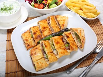 Et Dönerli Pide (Kapalı) görseli
