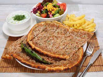 Kıymalı Kaşarlı Pide görseli