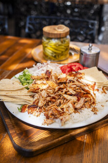 Pilav Üstü Tavuk Döner görseli