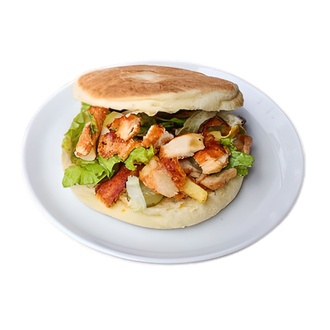 Bazlama Ekmeğine Tavuk Döner görseli