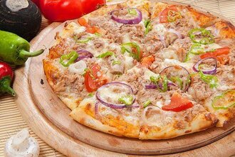 Ton Balıklı Pizza görseli