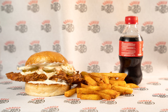 Kızarmış Tavuk Bbq Burger Menü görseli