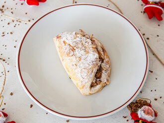 Elmalı Emili görseli