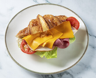 Kruvasan Sandviç görseli