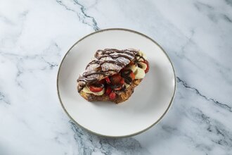 Çilekli & Muzlu & Nutellalı Kruvasan görseli