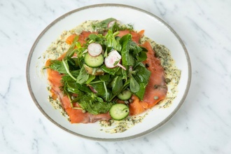 Füme Somon Salata görseli