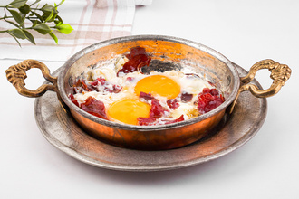 Pastırmalı Sahanda Yumurta görseli