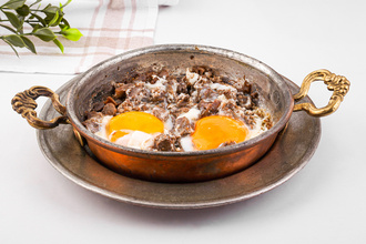 Kavurmalı Sahanda Yumurta görseli