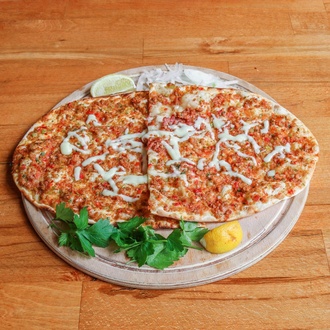 Kaşarlı Lahmacun görseli