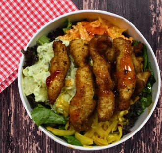 Sweet Chili Crispy Chicken Bowl görseli