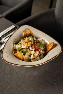 Peynirli Çiftlik Salatası görseli