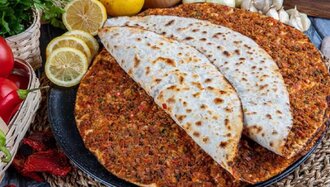 Soğansız Lahmacun görseli